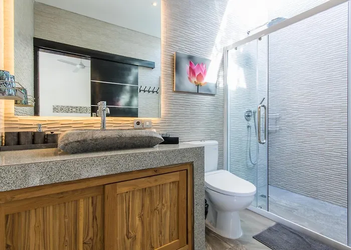 Lora Villa Seminyak (Bali)