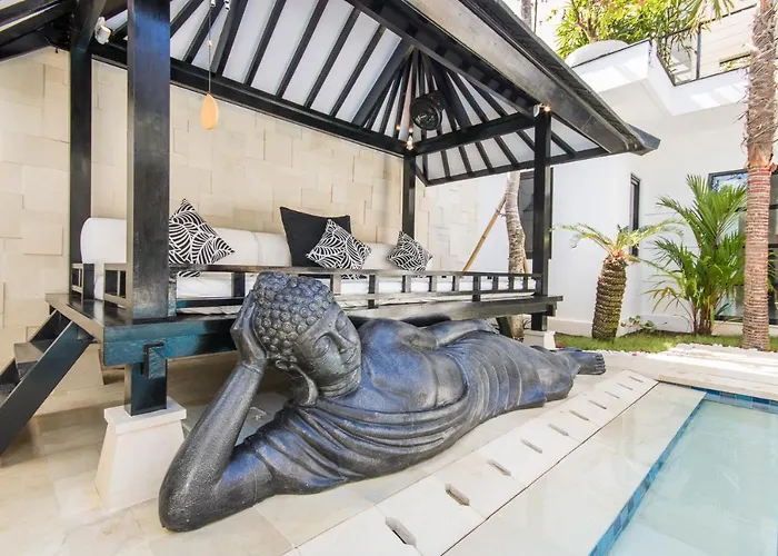 Lora Villa Seminyak (Bali)