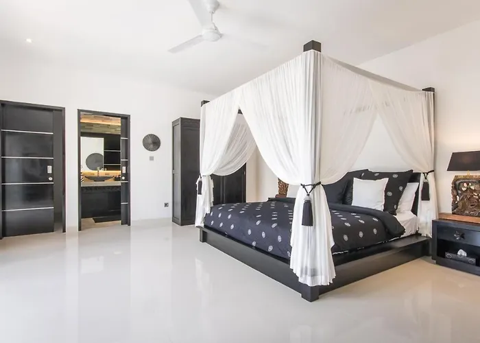 Lora * Seminyak (Bali)