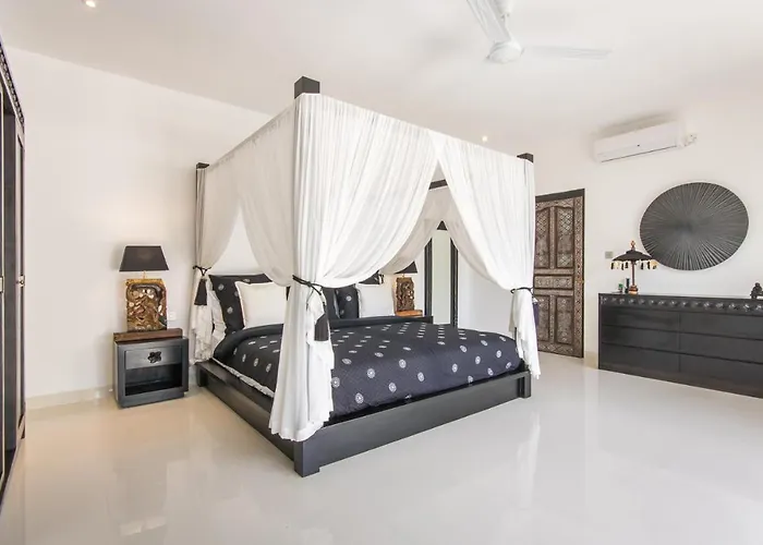 Lora * Seminyak (Bali)