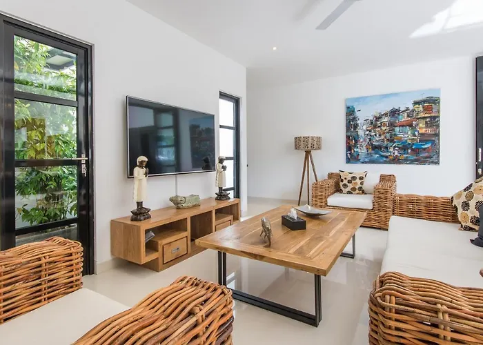 Lora Seminyak (Bali)