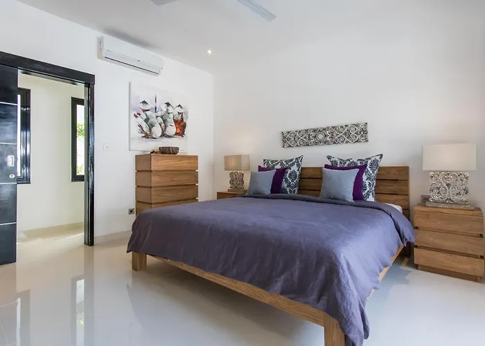 Villa Lora Seminyak (Bali)